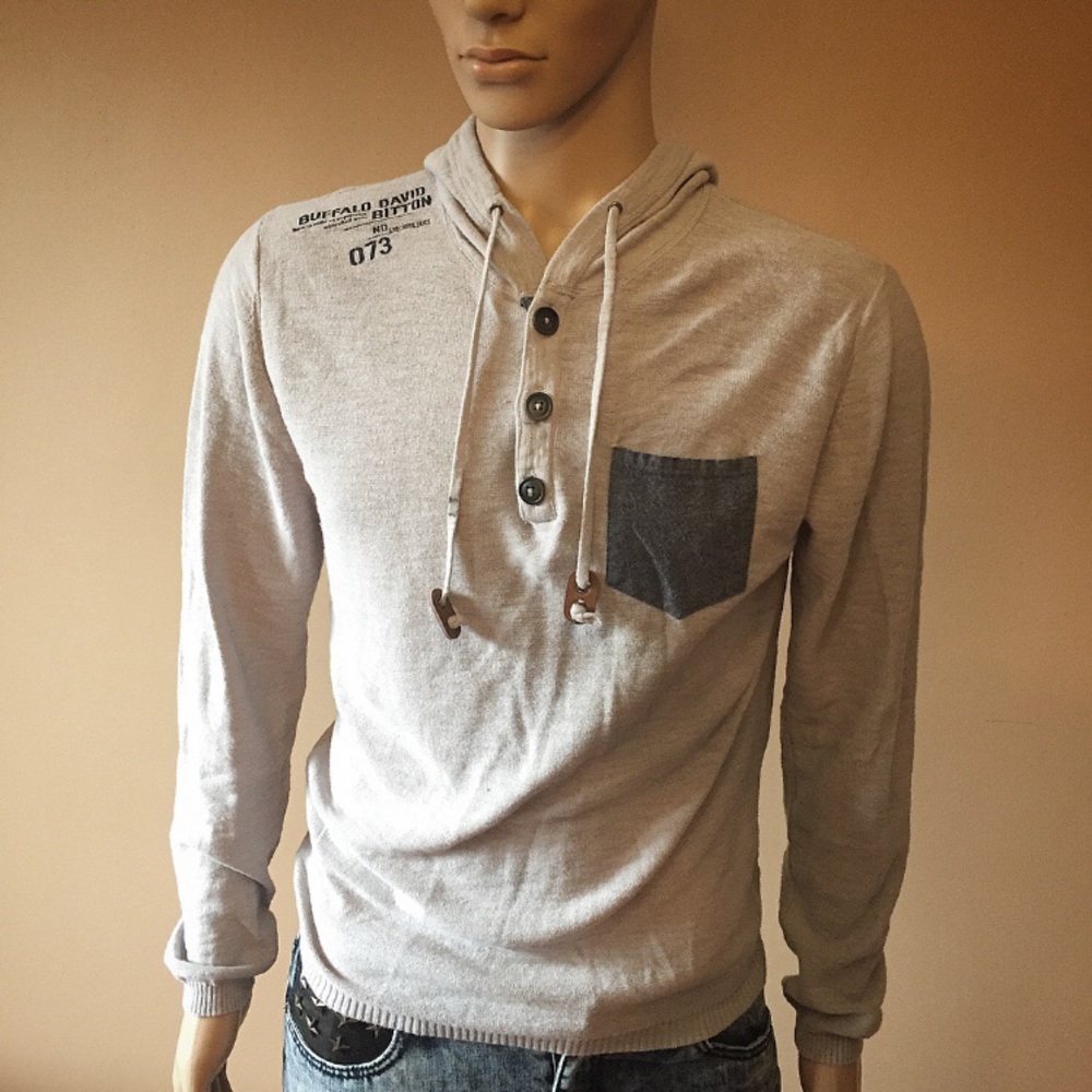 Buffalo sweater with hoodie (small)